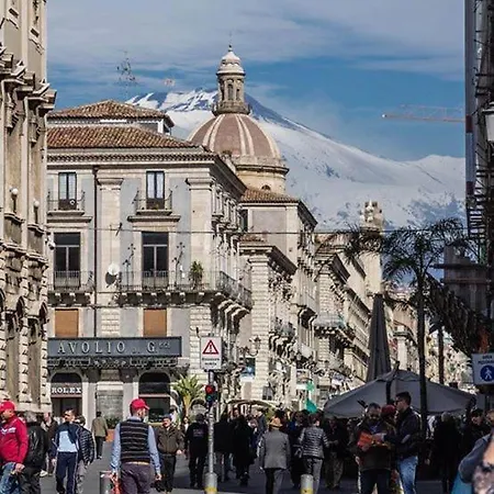 A Casuzza Al Centro,con Terrazzino Privato Апартаменты Катания
