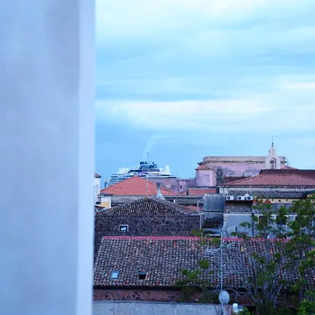 A Casuzza Al Centro,con Terrazzino Privato Апартаменты