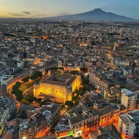 A Casuzza Al Centro,con Terrazzino Privato Апартаменты *