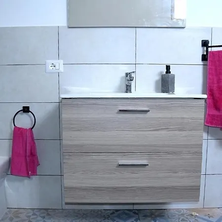 Apartment A Casuzza Al Centro,con Terrazzino Privato *