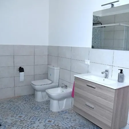 A Casuzza Al Centro,con Terrazzino Privato Апартаменты *