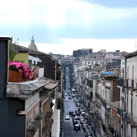 A Casuzza Al Centro,con Terrazzino Privato Апартаменты Катания